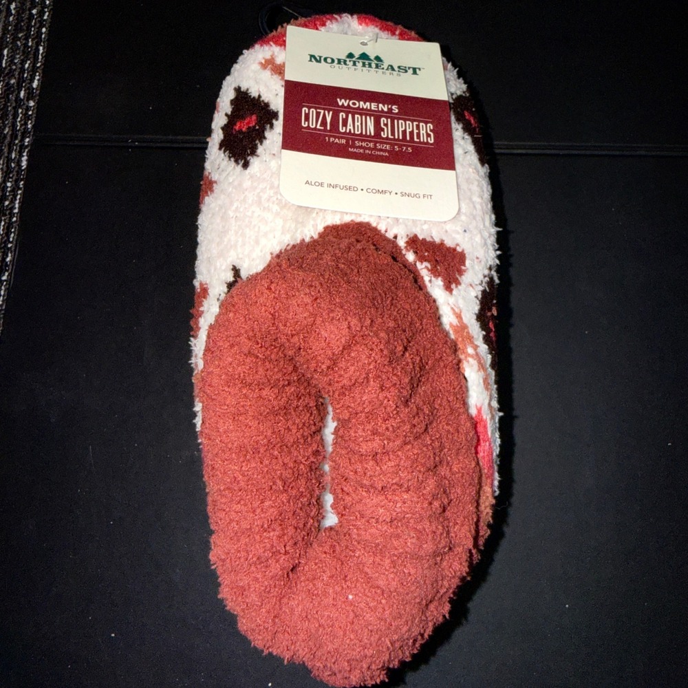 Northeast Outfitters Cabin Slippers Women S/M Pink NEW Aloe Infused Diamond Patt